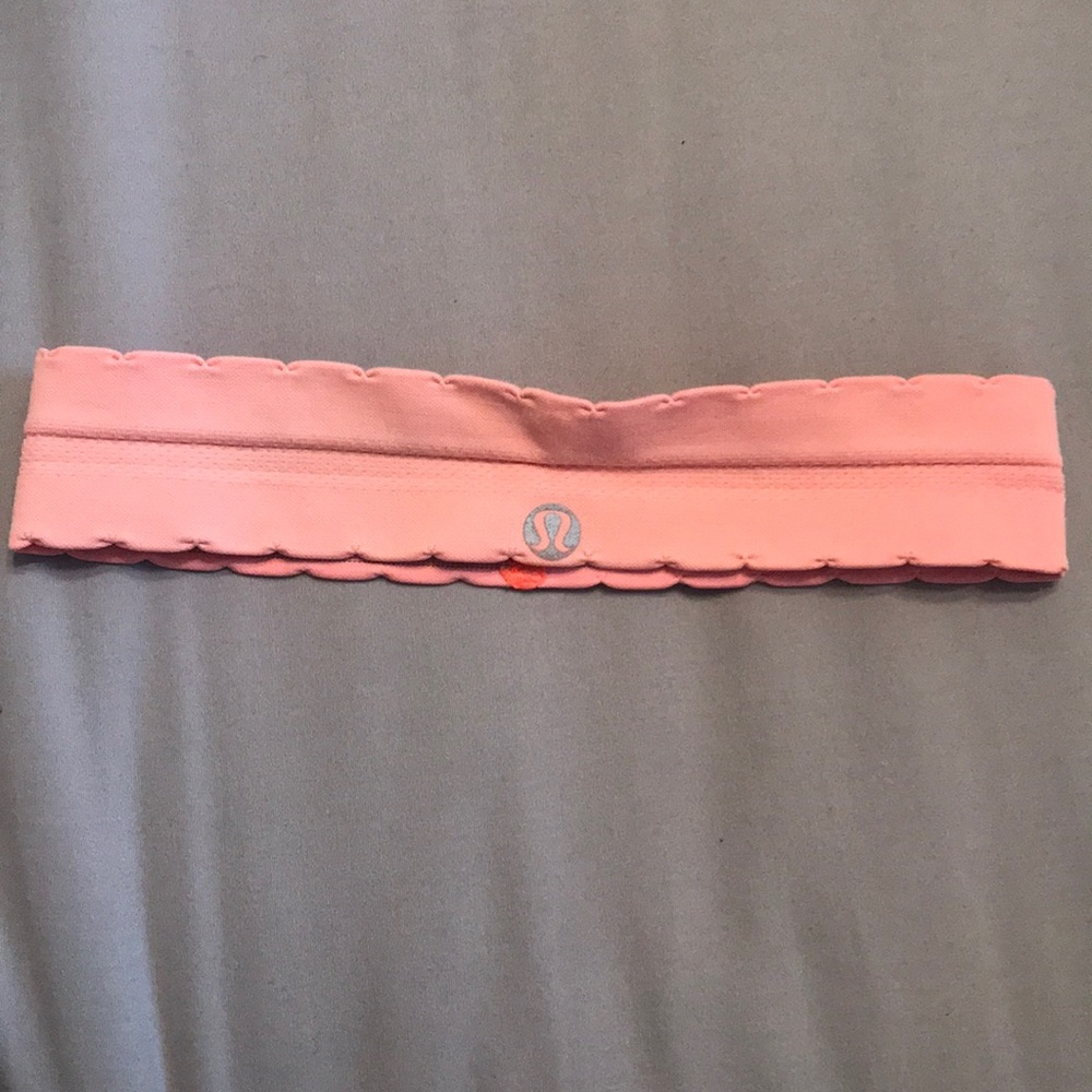 Scalloped LuluLemon headband